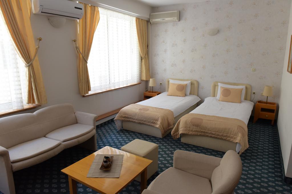 Hotel Residence Inn Скопье Экстерьер фото
